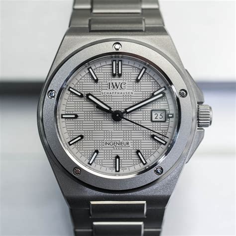 iwc ingenieur 2023 titanium